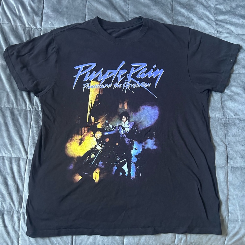 graphic tee